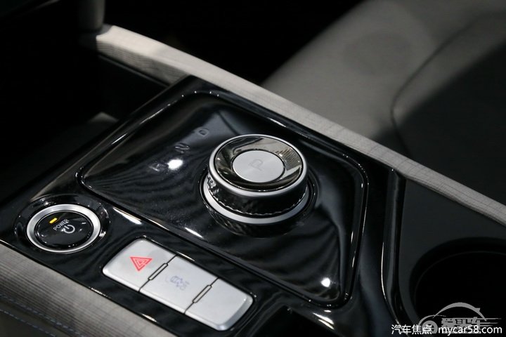 细节出众适合家用，到店实拍江淮iC5