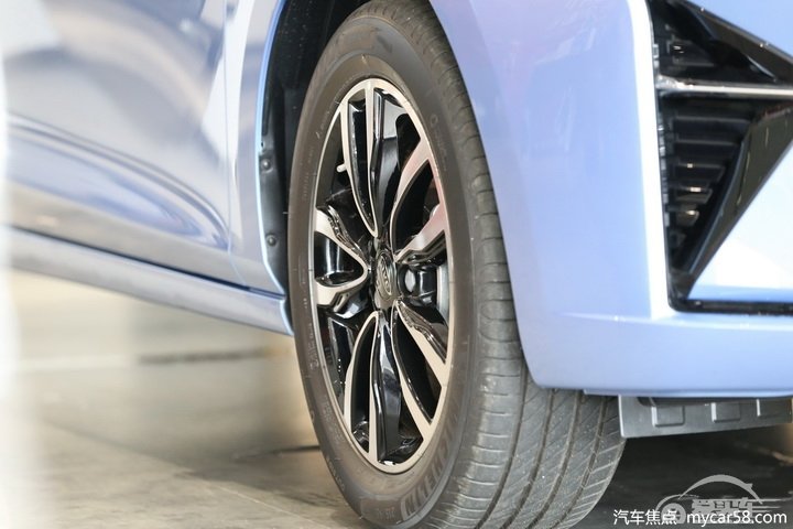 细节出众适合家用，到店实拍江淮iC5