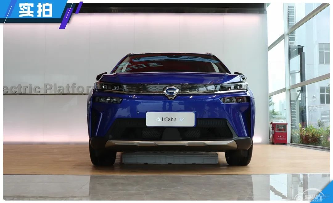 下雨天都这么多人看埃安V，最大的亮点居然不是600km续航？