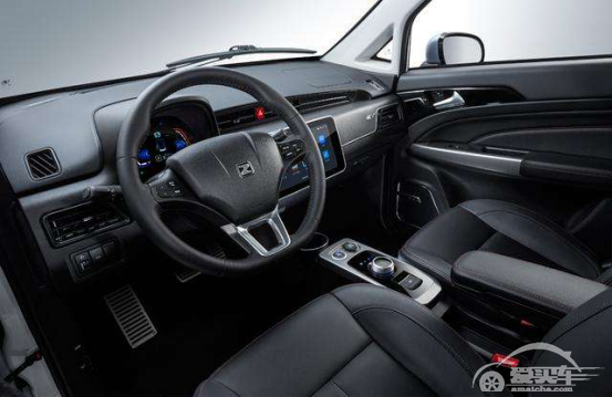 宝骏E200和众泰E200对比，选代步车哪款才更适合