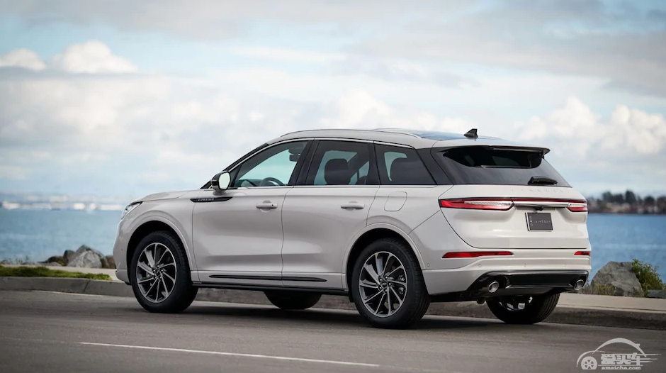 30万买SUV，你选择本田大空间还是林肯美式豪华？