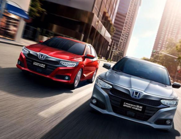  13万多裸车预算，你买凌派混动还是卡罗拉双擎？ 