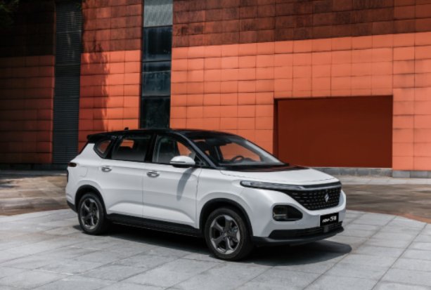  新宝骏RM-5和吉利嘉际哪个更好？这款用实力智取消费者欢心。 