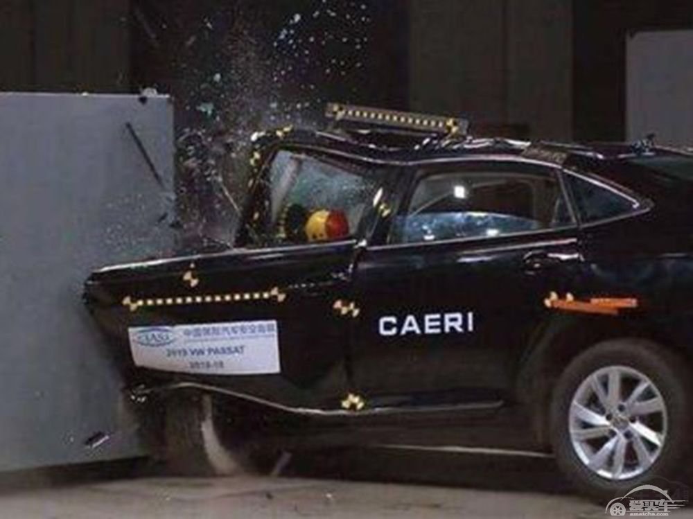 帕萨特断A柱让人瑟瑟发抖，奔腾T99运动版加强3H结构让你安全上路