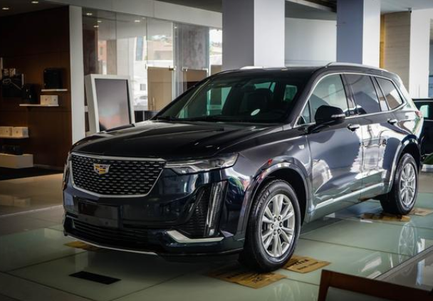  重新定义豪华，凯迪拉克XT6风尚版是张什么牌？ 