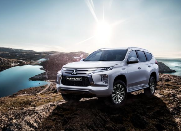  2020款帕杰罗•劲畅开售，30万买3.0排量V6发动机7座硬派越野 