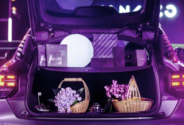 朋友居然买了台顶配版领克05！研究之后发现这事