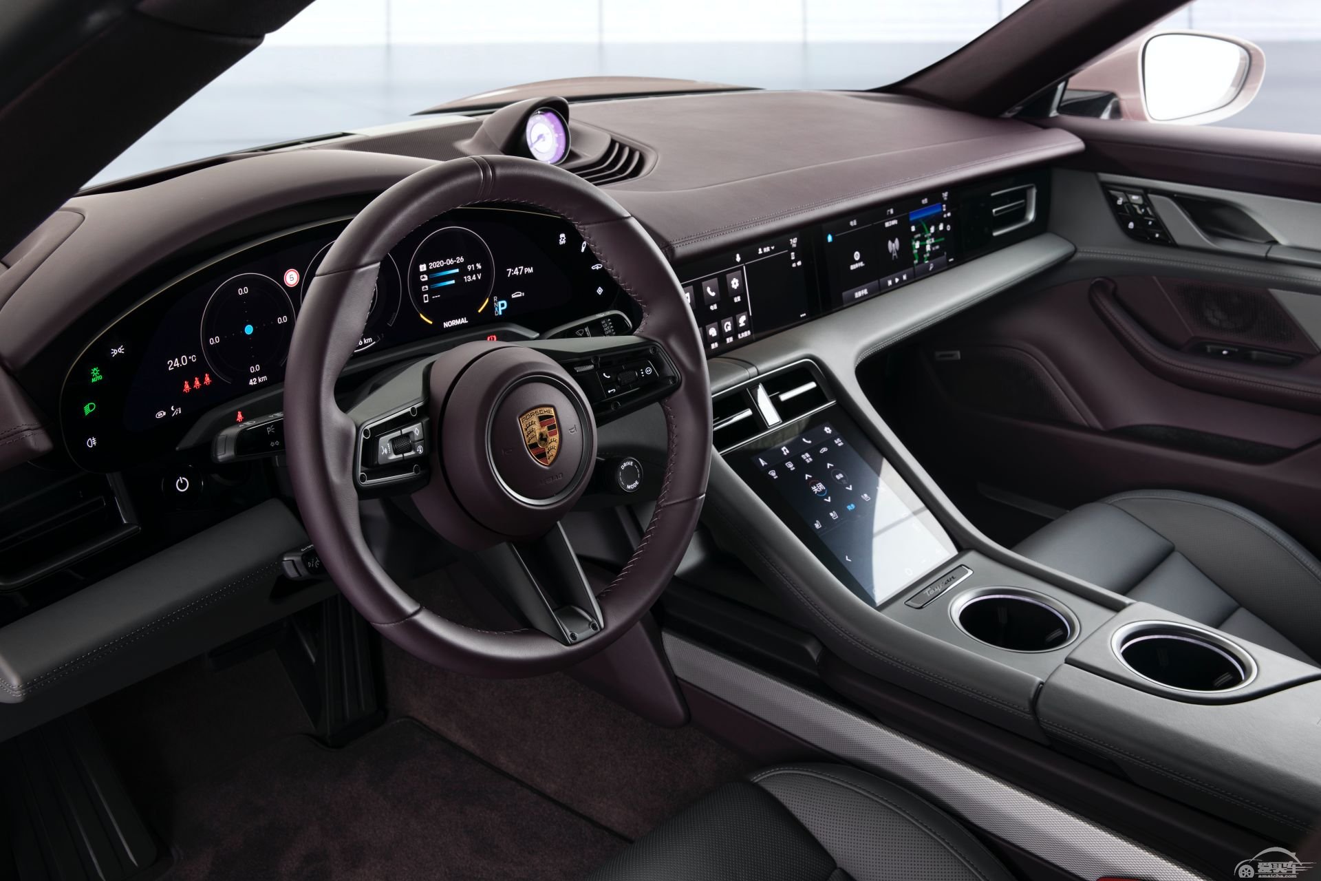 别再说Taycan太贵买不起，保时捷把台阶给你准备好了