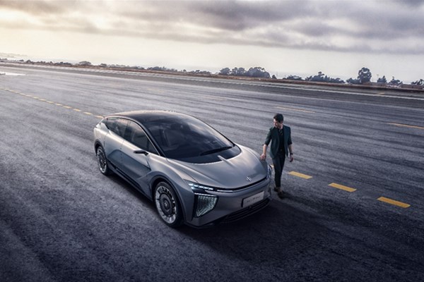 华人运通与微软达成战略合作，高合汽车落地全