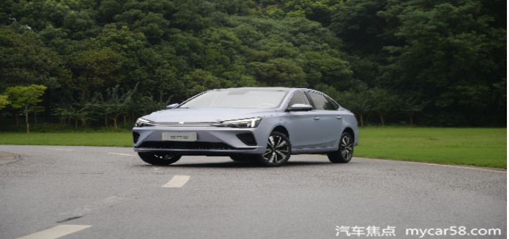 静态实拍荣威ER6 邂逅纯电时代的轿车荣威ER6