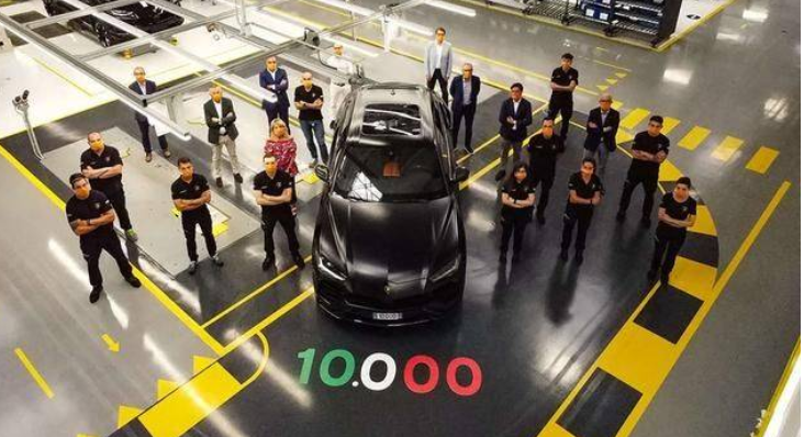 全新生产记录：兰博基尼汽车公司第10,000台Urus下