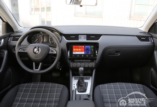 斯柯达明锐掀背家轿，自带豪车血统，十万元就能拿下