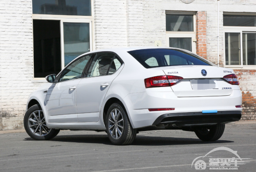 斯柯达明锐掀背家轿，自带豪车血统，十万元就能拿下