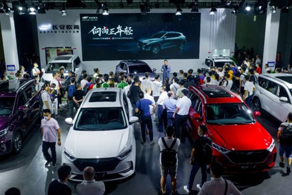  长安欧尚X5内饰图终于曝光？抢占10万级SUV细分市场！ 