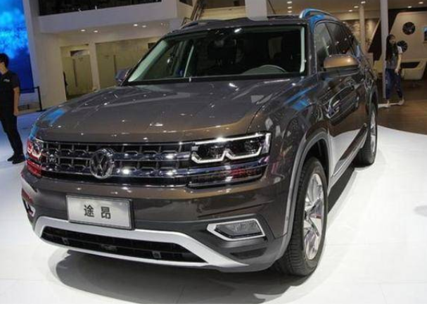 将近30万的大众途昂豪爽降4万却还没爆：难道是