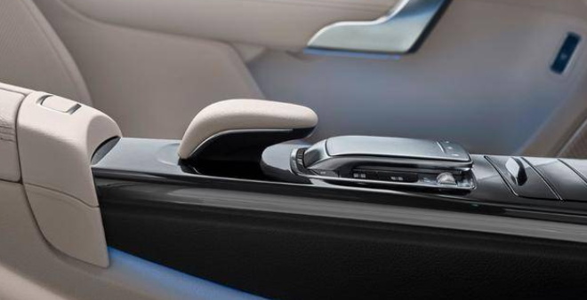  奔驰又降价了 4.62米车身 2.79米轴距 优惠完仅卖15 