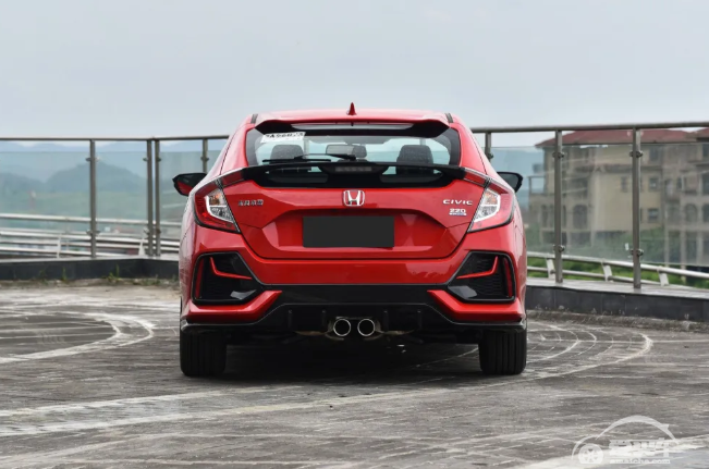 「汽车导购」15万左右想买运动家轿？推荐这三款，颜值高动力强！