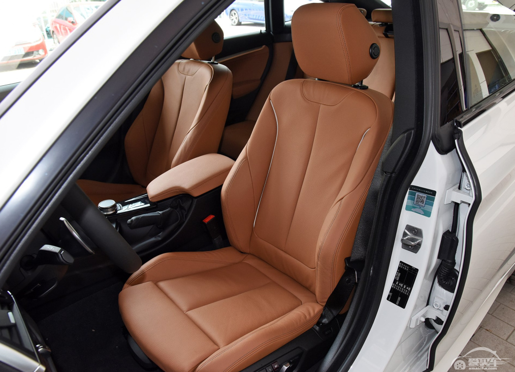 进口+大溜背+2.0T、造型帅气动力充沛，宝马3GT实力如何