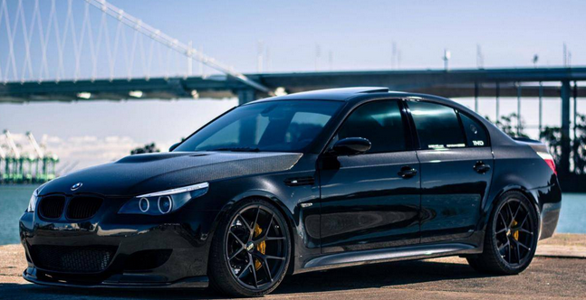  30万就能体验土豪的快乐，3台低价就能拿下的经典大排量车 