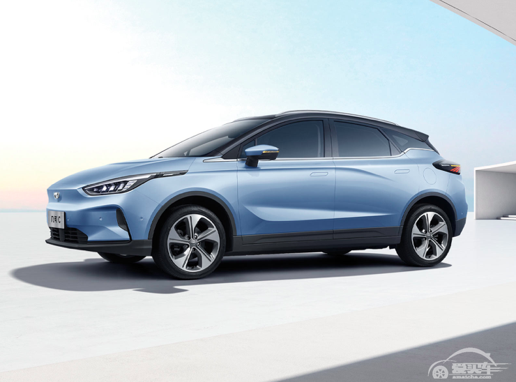 读懂吉利半年报：当市场遭遇暴击，龙头车企该坚守什么？丨壹财眼