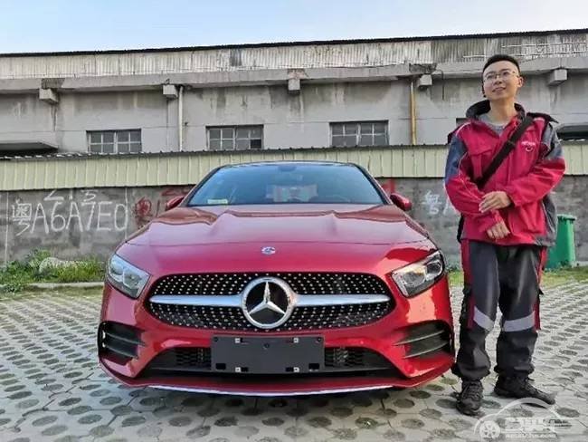 特斯拉的消费群中，也出现了快递小哥身影