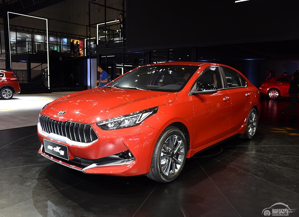 入门版新增电动天窗，加入时尚版车型，起亚K3改款上市，全系自动