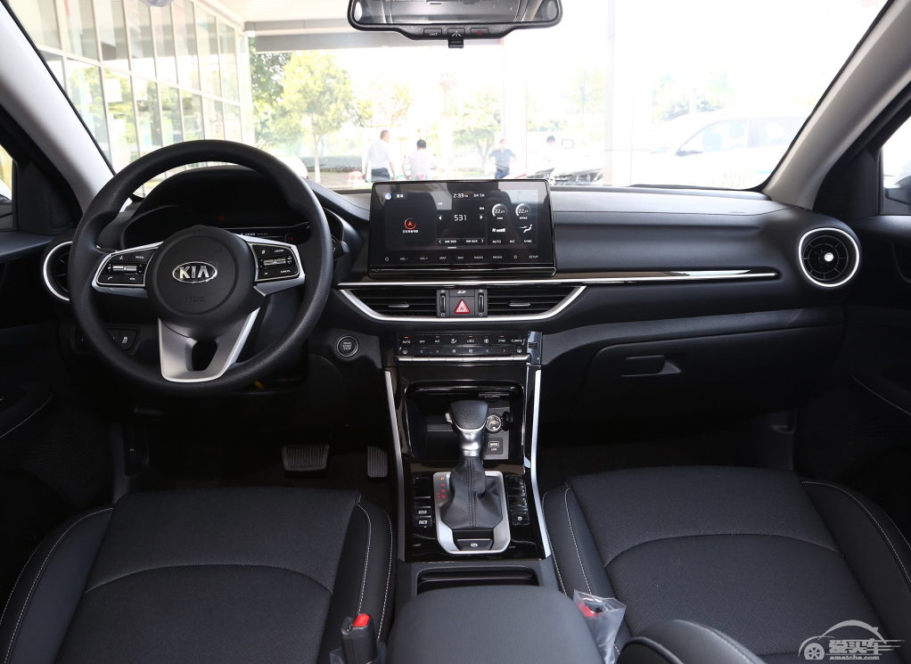 入门版新增电动天窗，加入时尚版车型，起亚K3改款上市，全系自动