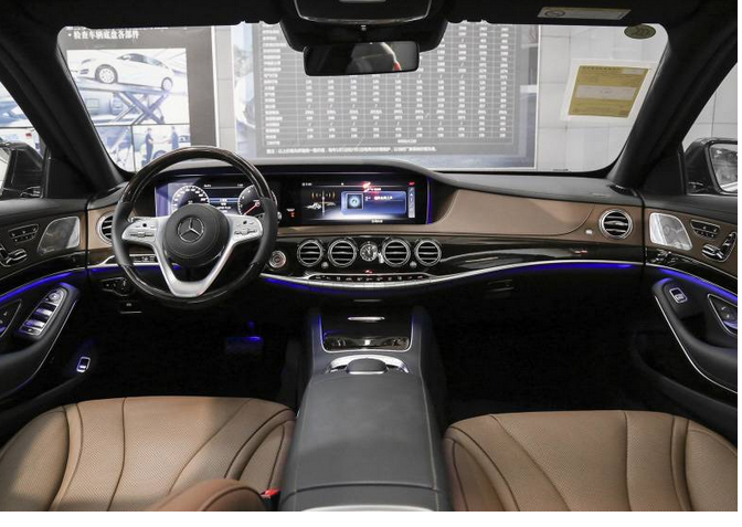  全新奔驰S级内饰官图已发布，“竖屏”将成为新潮流？ 