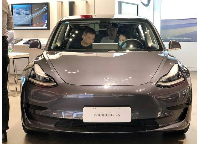  T-talk隔空喊话某多多？特斯拉将直营和价格透明进行到底 