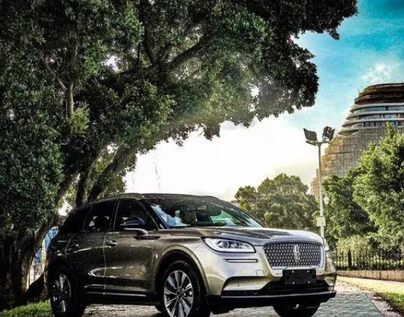 25万落地，你要豪华SUV还是大五座？