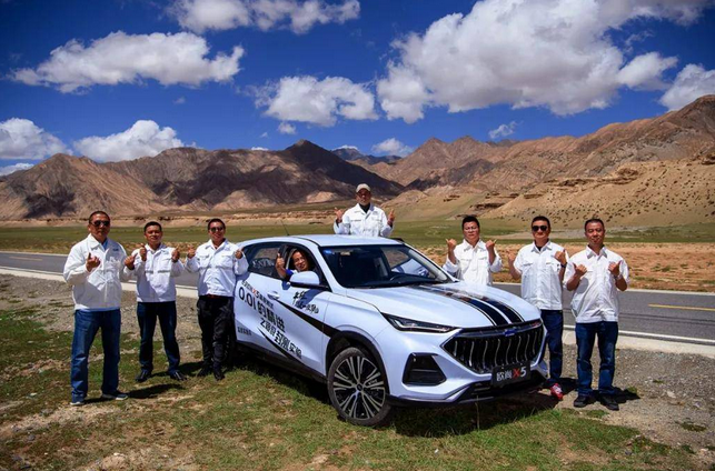 长安欧尚X5被花式“虐待”，能挺住“三高测试”