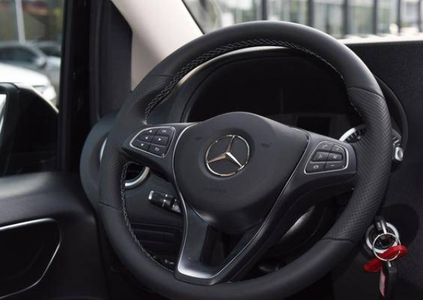 车身超5米的奔驰合资车 配2.0T动力 仅售28万起