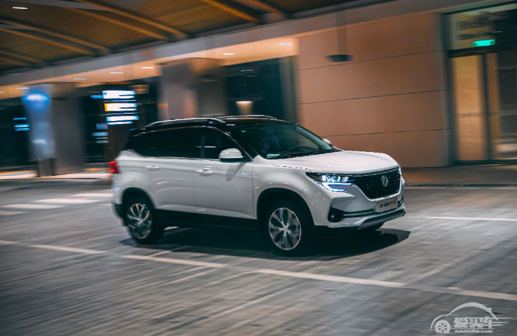 金九银十想买车？ 这台6.99万起的加大号SUV，值得入手！