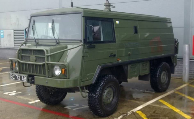 平茨高尔718装甲版Vector巡逻车 交付使用后又被放