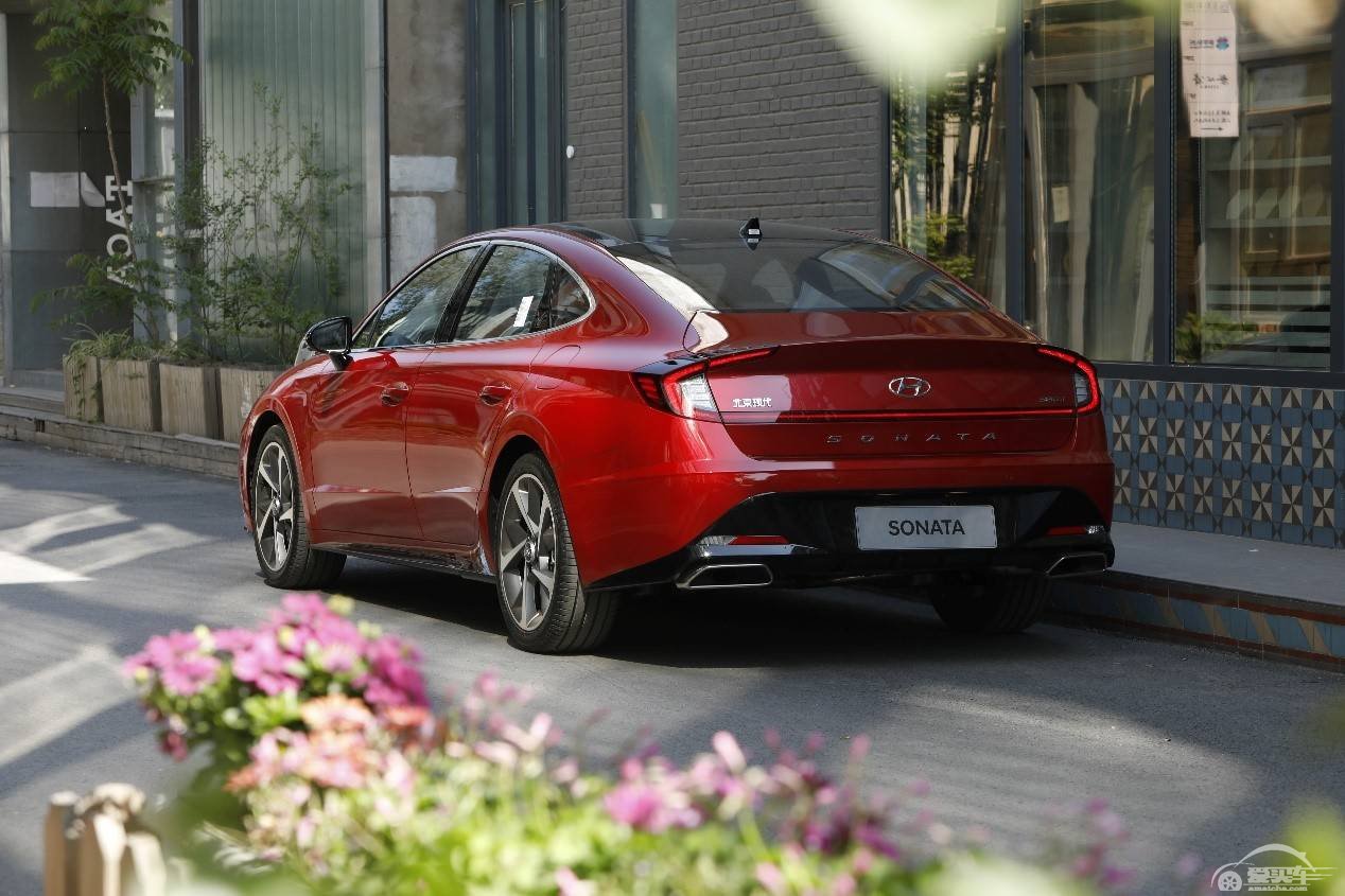 58项标配，突破性技术，高保值政策……试驾第十代索纳塔“超越期待”