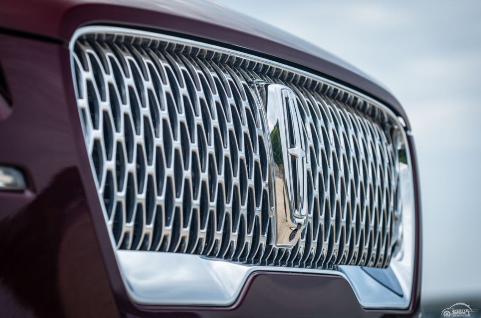 50.98万起，标配3.0升V6，全新林肯飞行家向BBA宣战