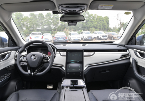 全铝车身+后置后驱 蚂蚁对比威马EX5-Z 实力更全能优秀