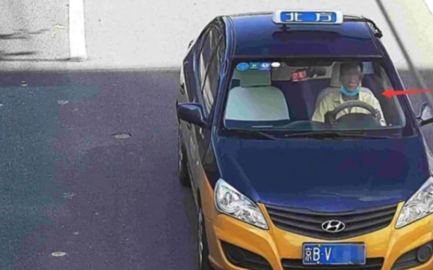  驾车打电话、看手机；不系安全带将受严惩，详解北京史上最严交规 