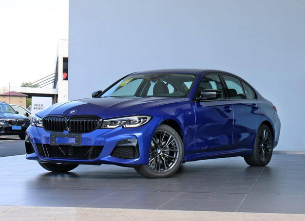  宝马三系和全新奥迪A4L互补短板，选择的难题却交给了消费者 