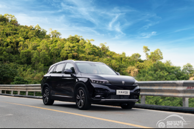 国家新政力保充电基础设施建设 ， 新能源汽车发展迎新