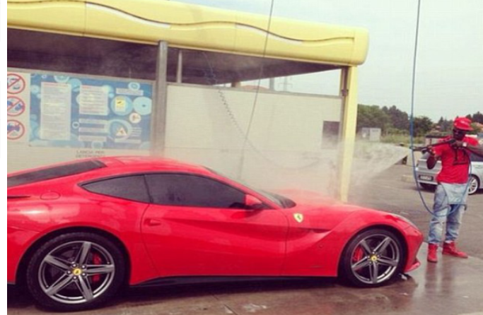  拳王帕奎奥的座驾的竟然是…… 