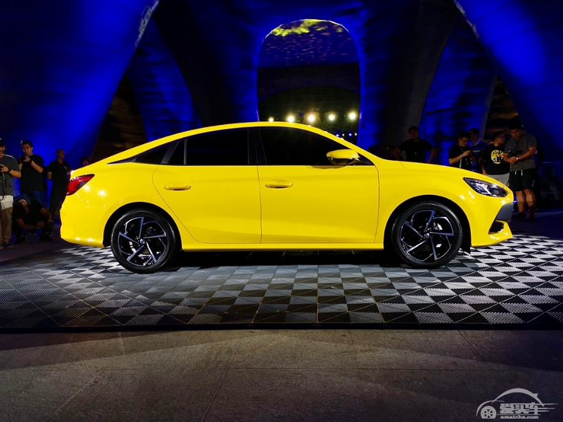 名爵5终于换代了，全新外观，让人眼前一亮