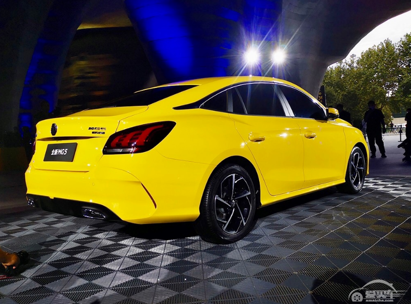 名爵5终于换代了，全新外观，让人眼前一亮