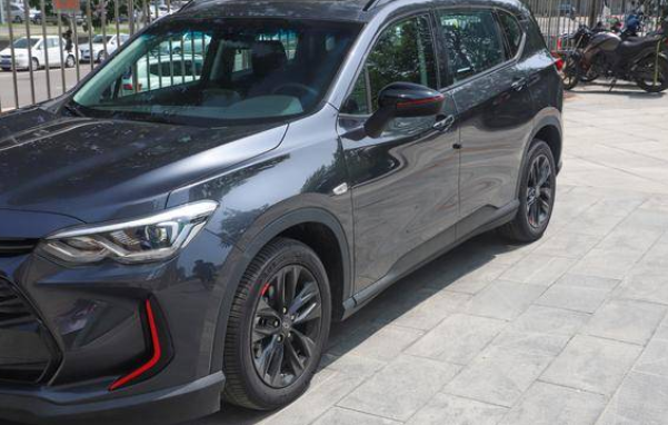  家里只能买一辆车，轿车不如SUV空间大，SUV不如这两款跨界 