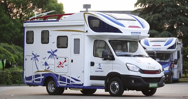  大厂制造的高品质双拓展房车 拓锐斯特欧畅版静态评测 