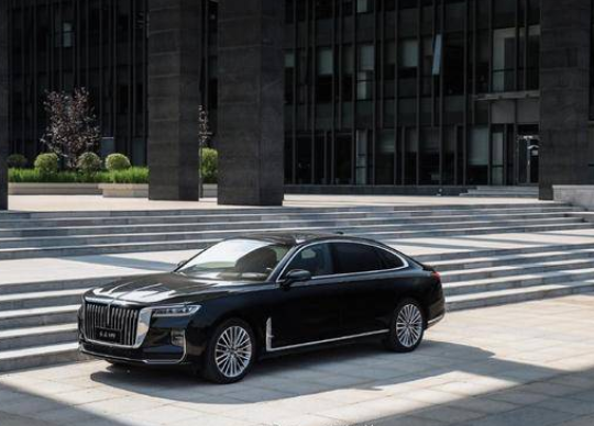  中国女排作为首批红旗H9车主，将与红旗品牌一起勇敢追梦 