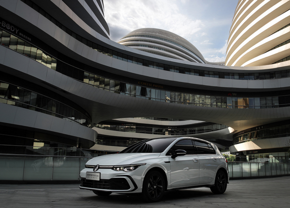 最熟悉的陌生人，第八代高尔夫，变，在何处？