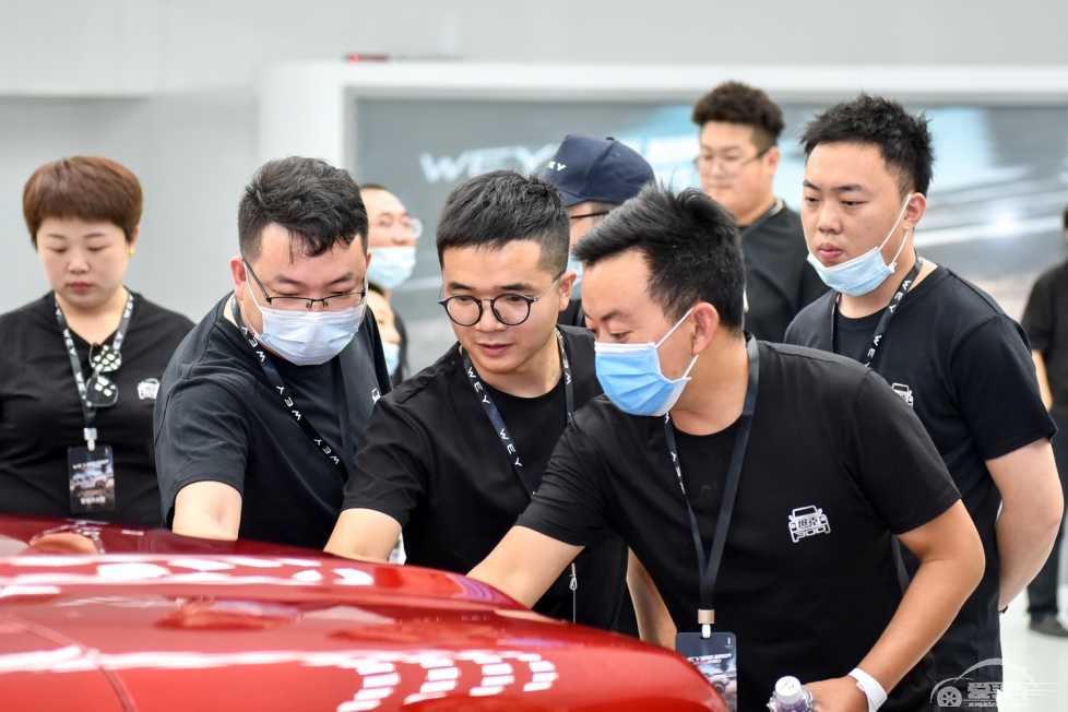 坦克300三“色”齐发，重磅亮相北京车展！