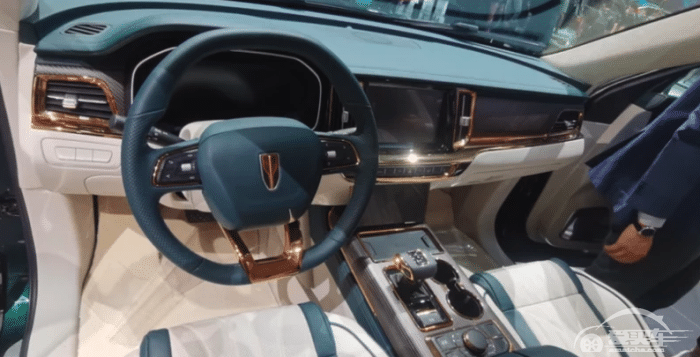 郑谊看车展（10）红旗的高端定制，真正的把奔驰踩在了脚下！