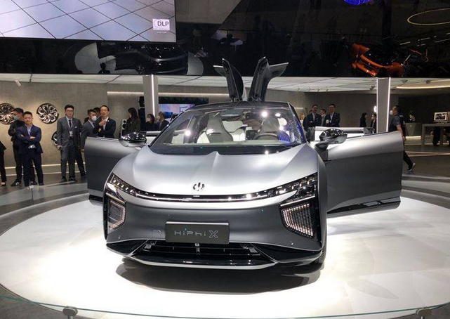  上新了·车展 |新能源车型争奇斗艳，谁能智领未来？ 